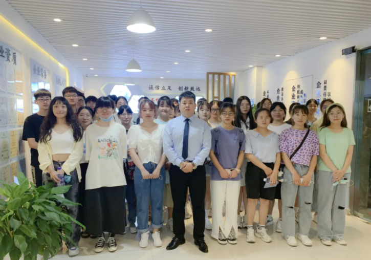  走出课堂 走进企业 | 河南财政金融学院应届毕业生走进荣盛耐材参观学习